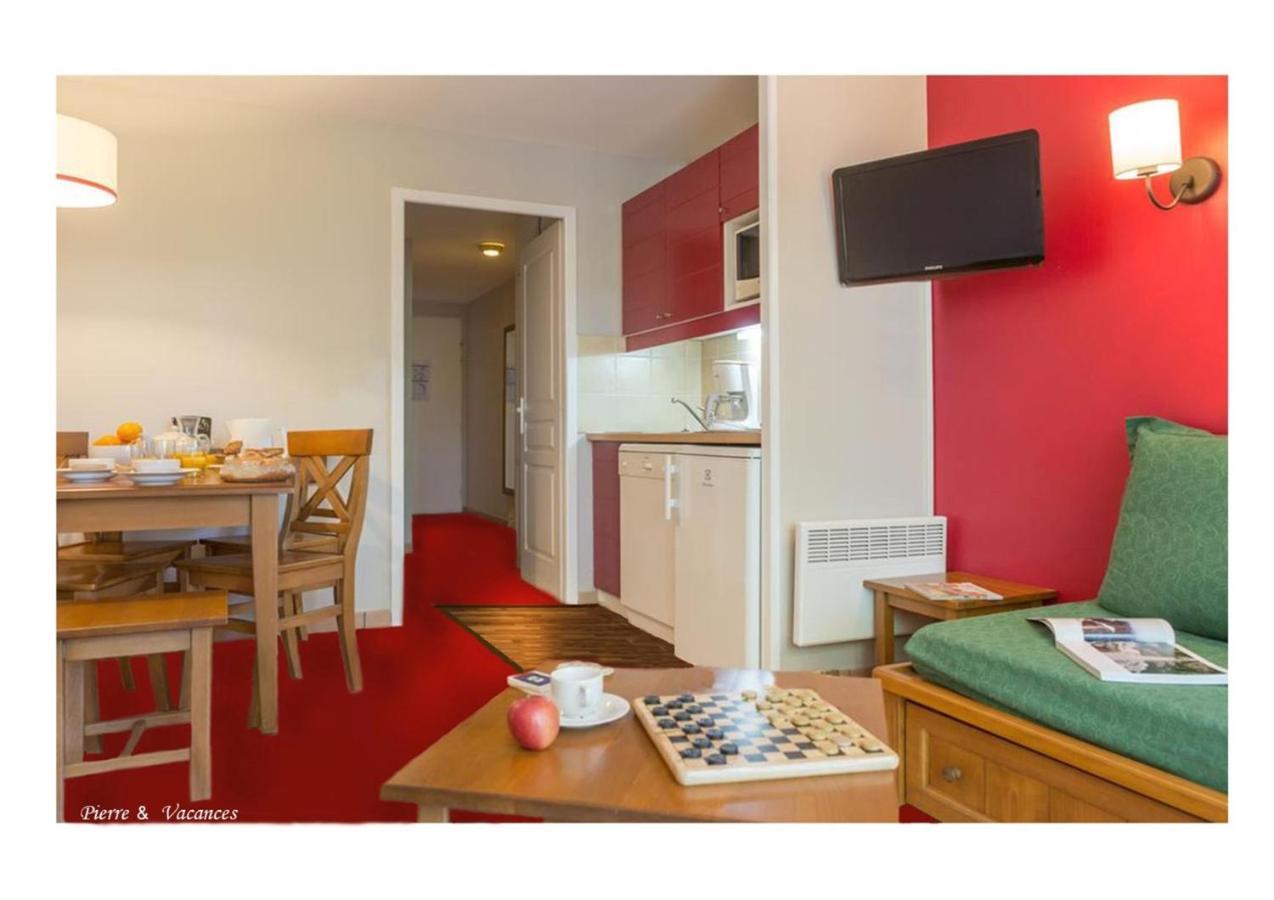 Charmant Appartement Avec Piscine. Monflanquin Exterior photo